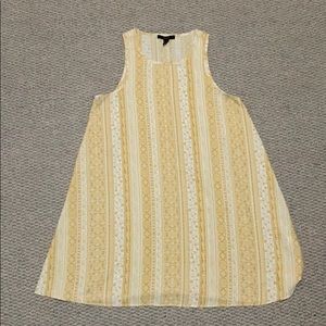 Flowey dress, perfect with a jean jacket!